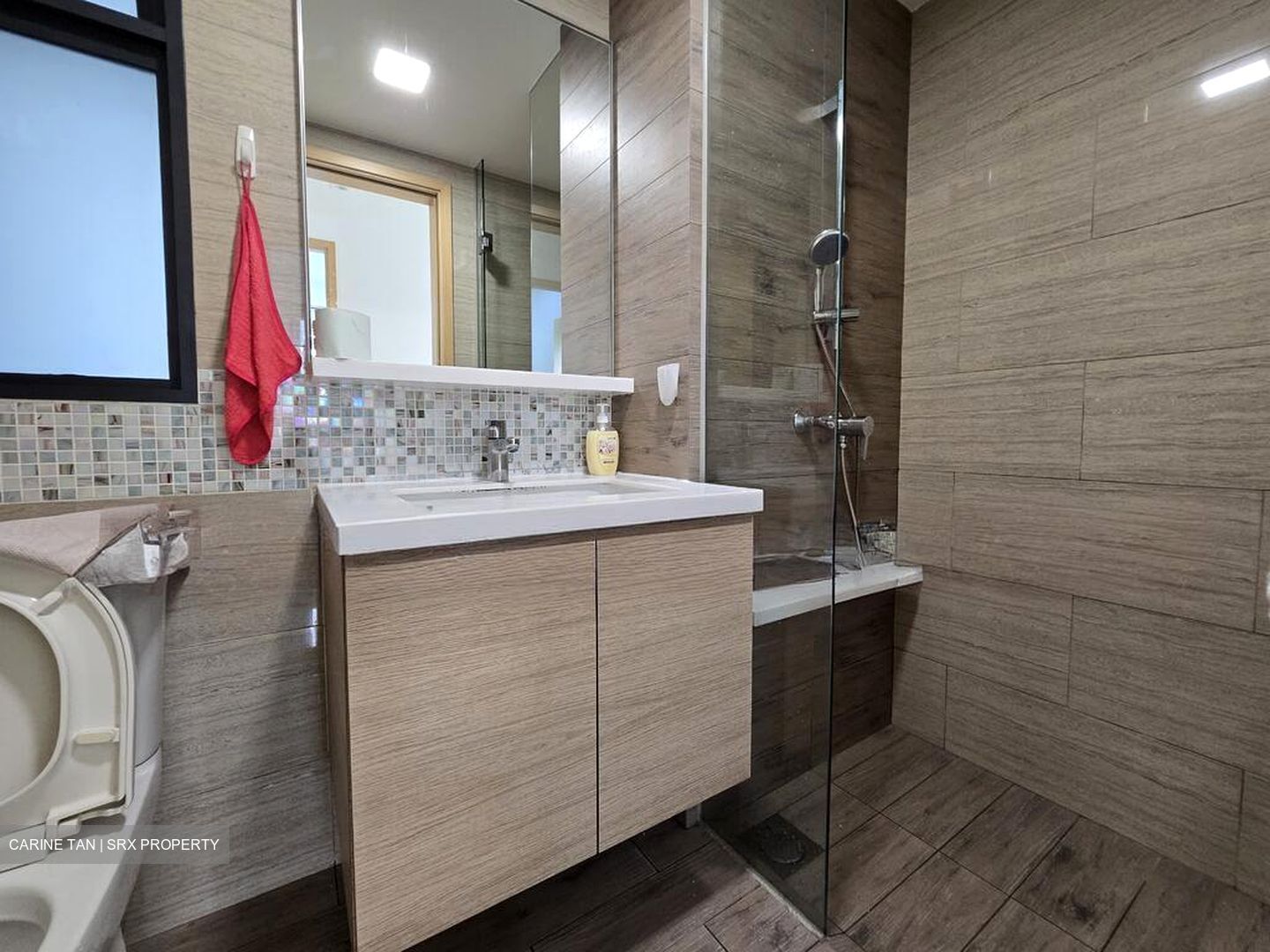 The Rainforest (D23), Condominium #498131041